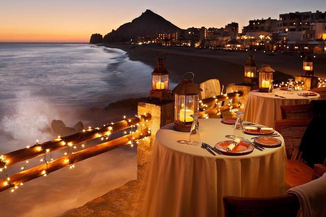 beach-candlelight-dinner
