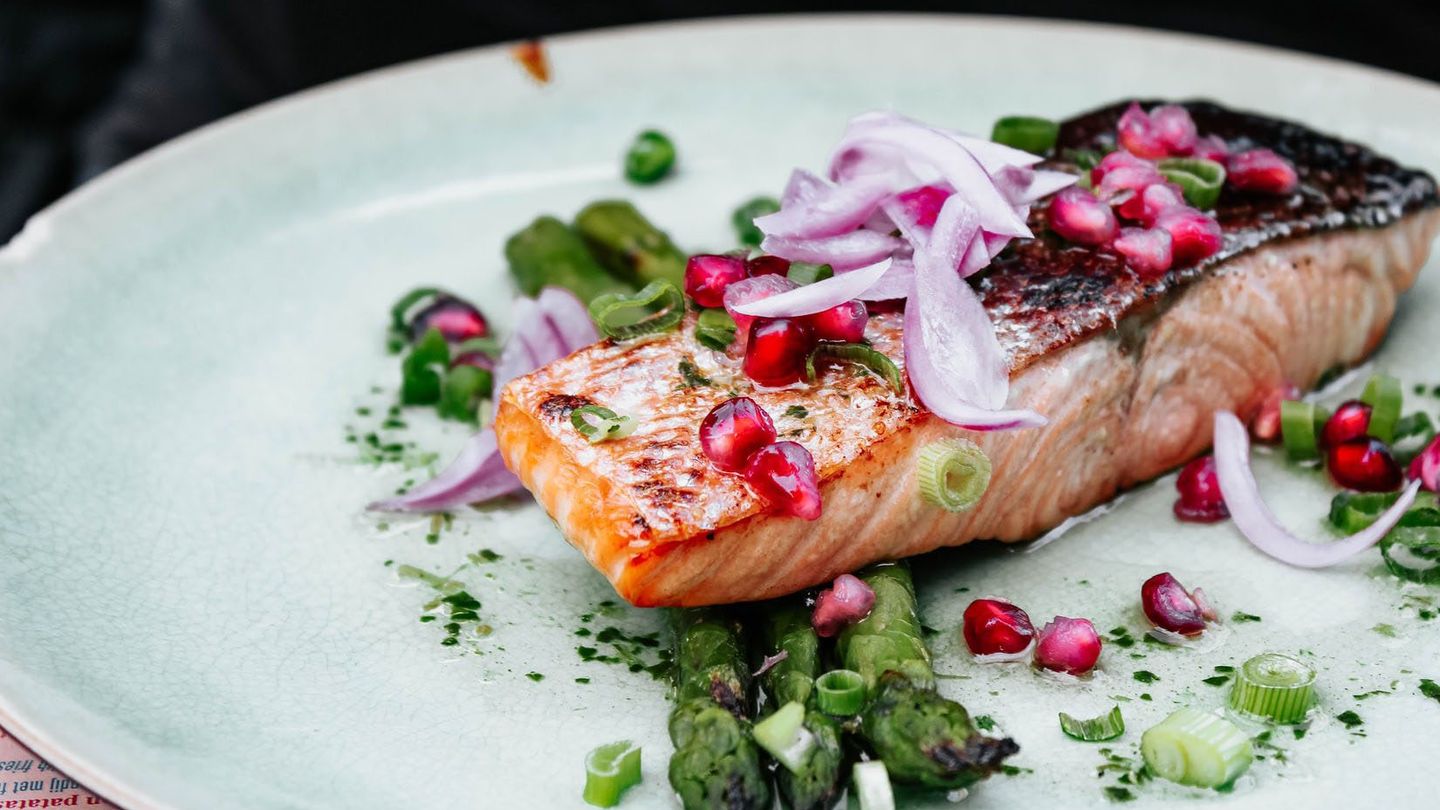 Every man should know how to cook these 5 meals