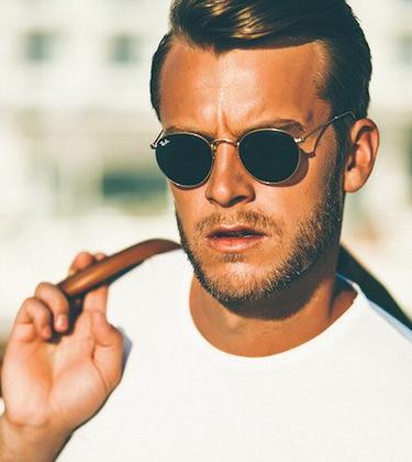 5 gentleman’s essentials for a beach holiday