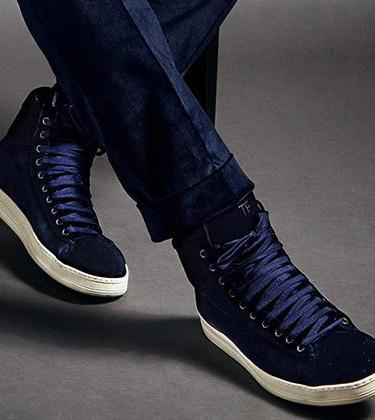 How to wear trainers like a gentleman