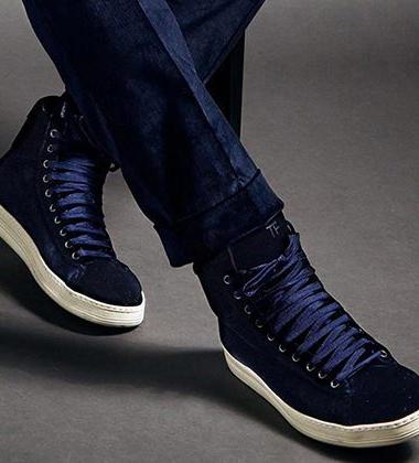 How to wear trainers like a gentleman