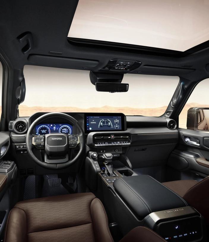 Toyota Land Cruiser dashboard and driving seat