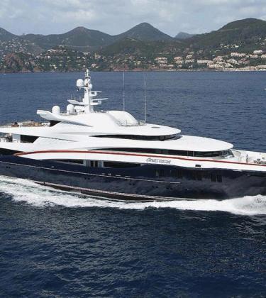 5 richest Russians and their superyachts