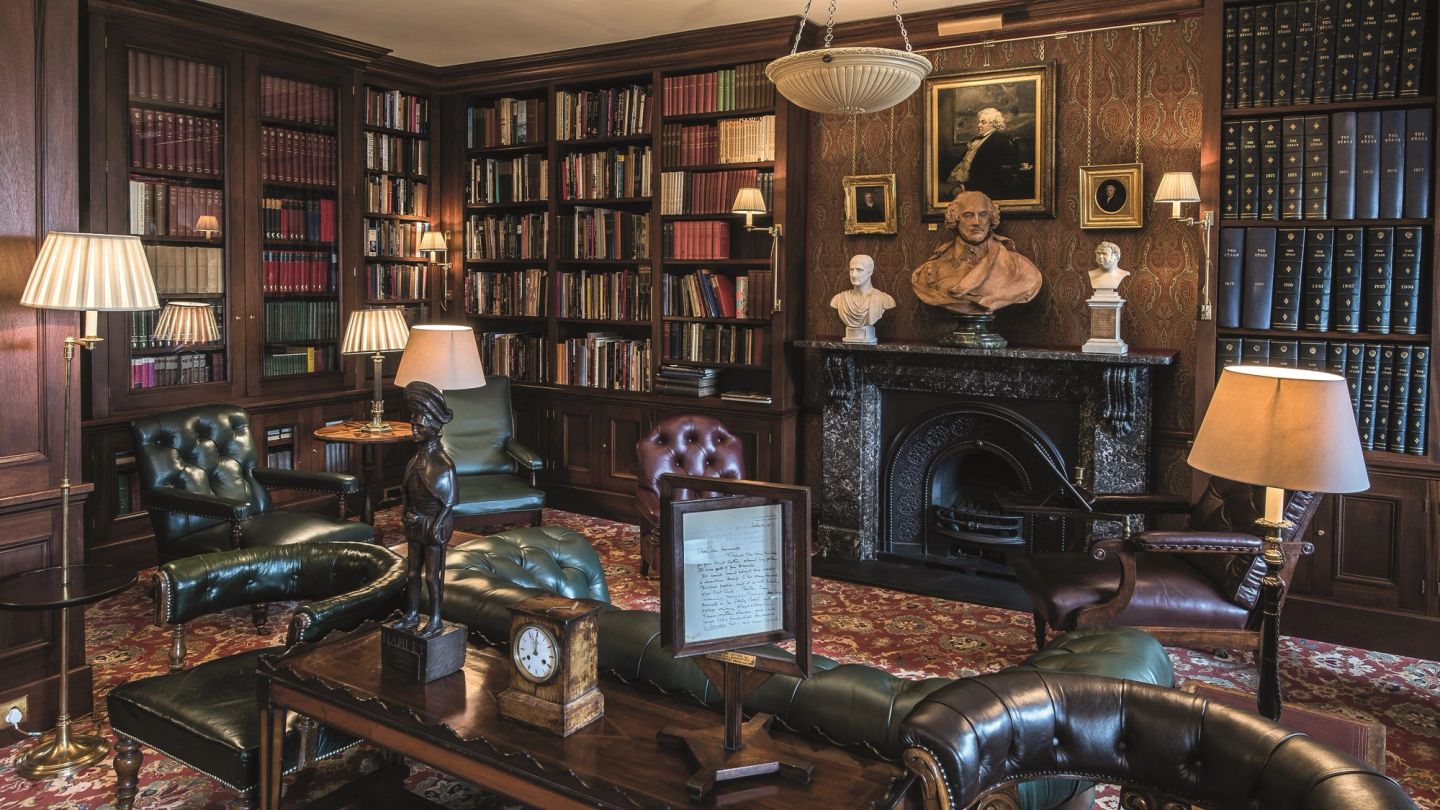 Through the side door: The art of reciprocal club membership