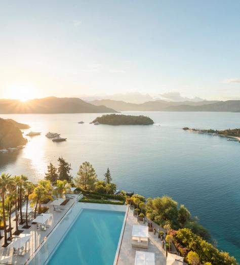 D Maris Bay: Where the Aegean Meets Ease