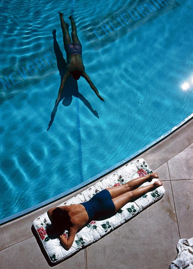 slim aarons poolside in california