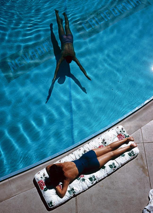 slim aarons poolside in california