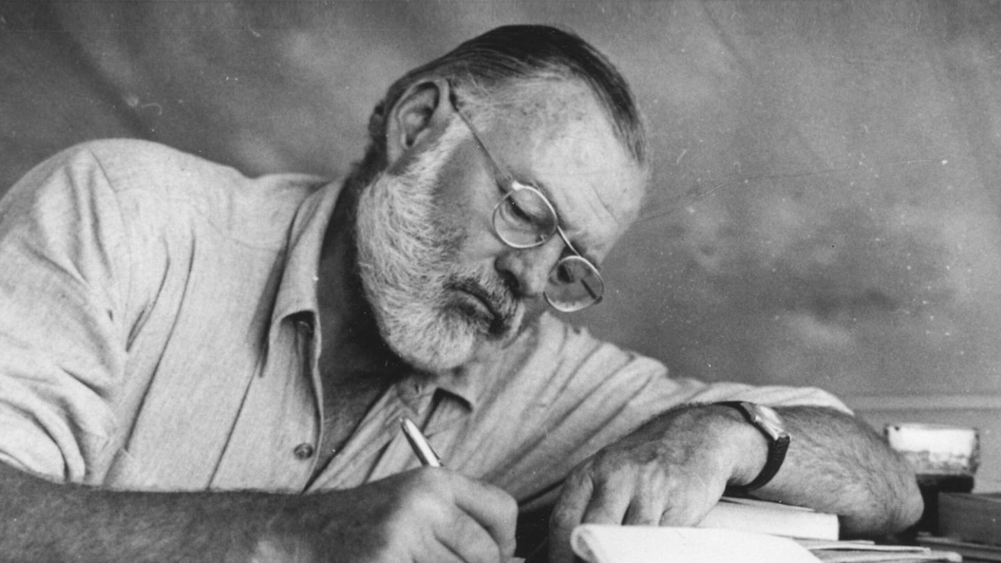10 reasons every man should read Ernest Hemingway