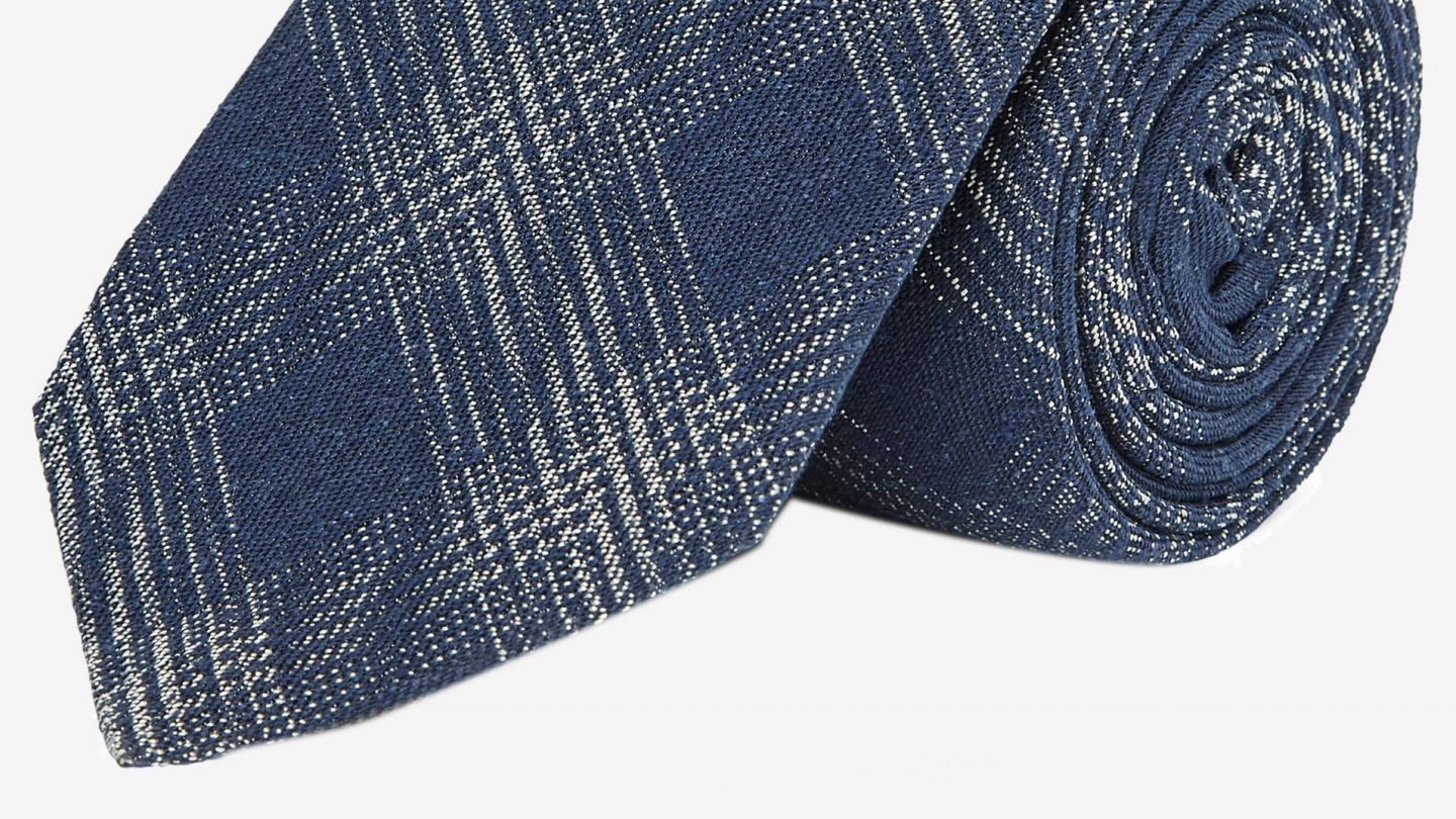 The Pick: The fine patterned tie to up your office wear
