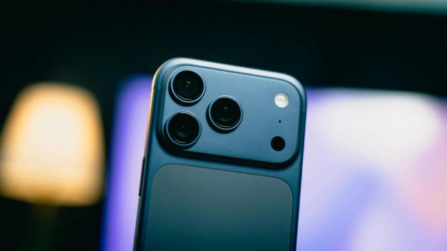 Consigli di base per la fotografia con smartphone: pulisci l'obiettivo