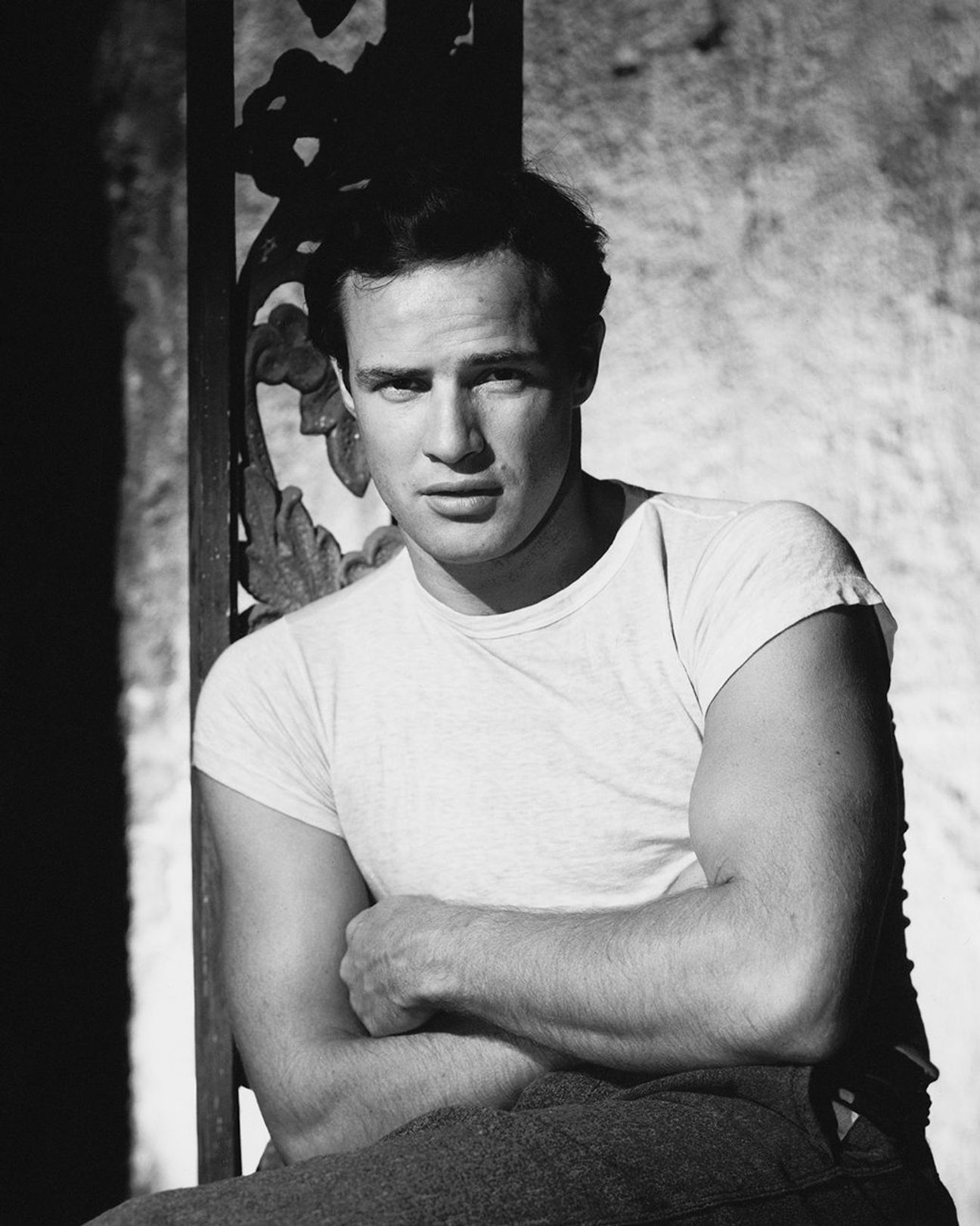 how-to-style-a-plain-white-t-shirt-according-to-menswear-icons