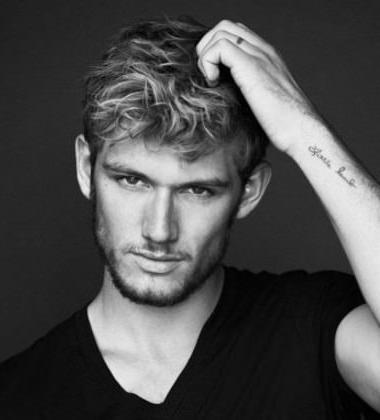 Grooming – How to perfect the ‘Dishevelled’ Hairstyle