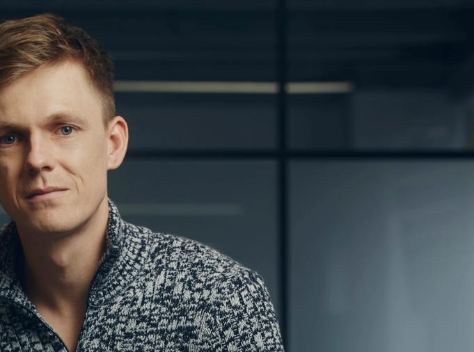 “Those that know how to create content have the power” — Caspar Lee