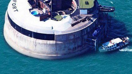 10 Insane Rentals That Will Make You Want To Stay In The UK This Summer
