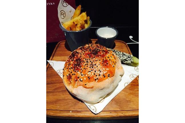 Burger Calzone Sesame Closed