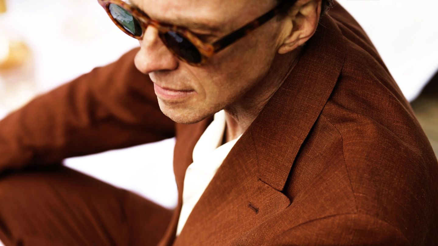 8 foolproof ways to maintain your summer tan into autumn