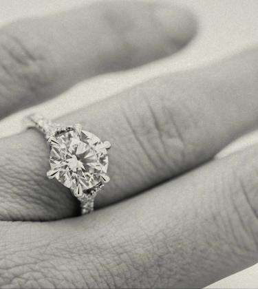 How to Choose an Engagement Ring