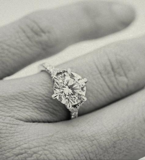 How to Choose an Engagement Ring