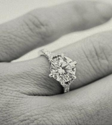 How to Choose an Engagement Ring