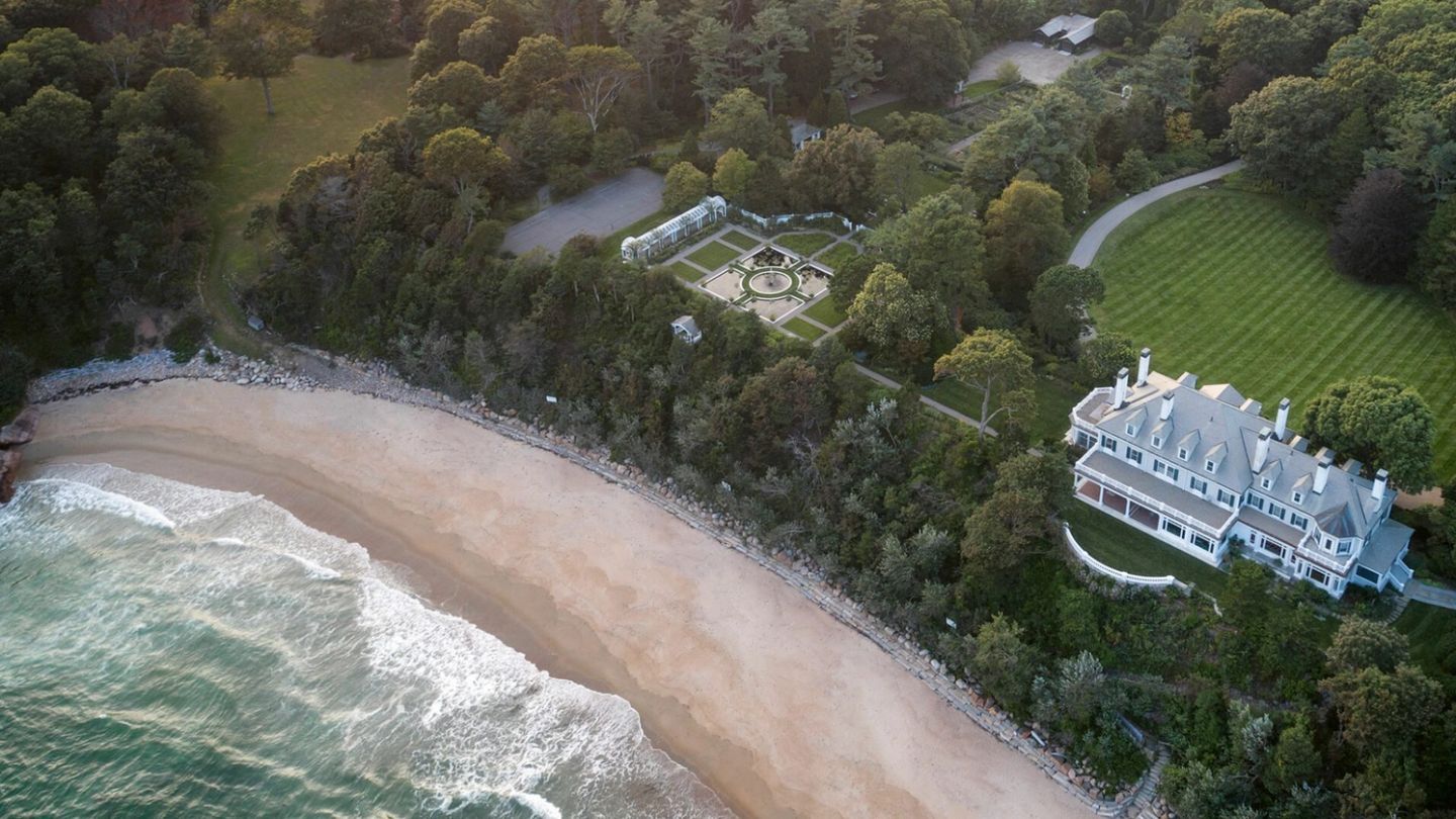 The best properties with beach access around the world