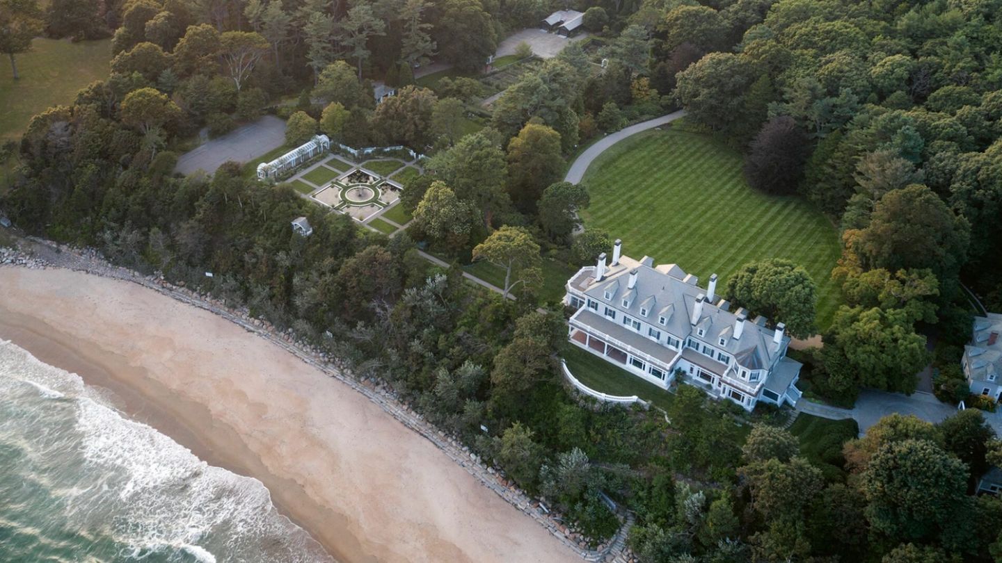 The best properties with beach access around the world