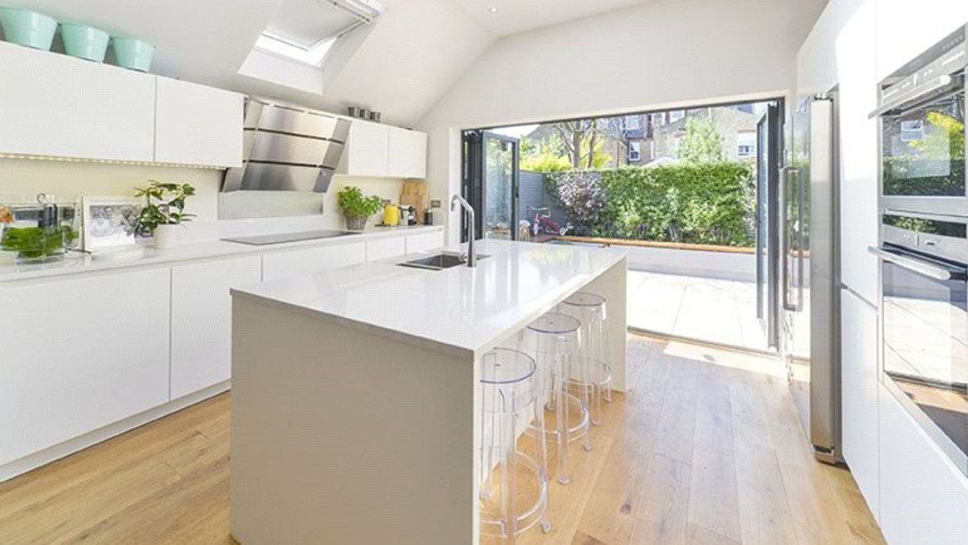 5 BEAUTIFUL LONDON PROPERTIES UNDER £1,000,000