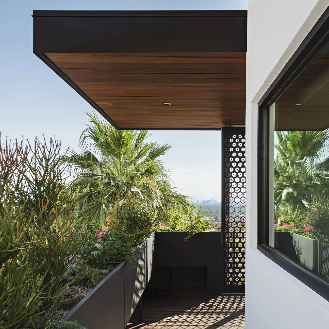 With this Red Rocks Ranch, you can live in your very own desert oasis ...