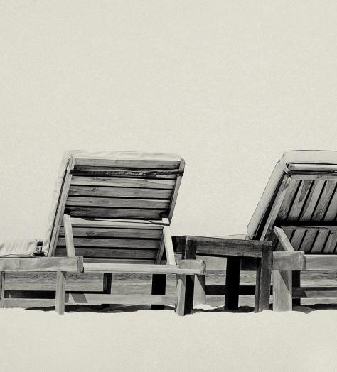A gentleman’s guide to poolside etiquette