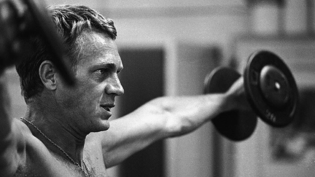 Daily weightlifting improves brain function, new study finds