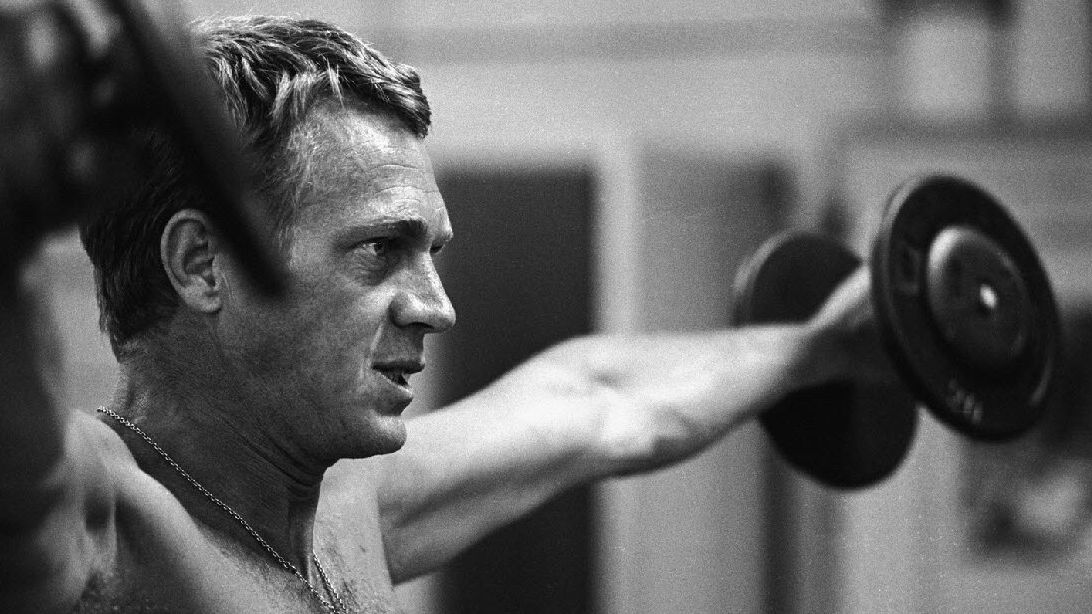 Daily weightlifting improves brain function, new study finds