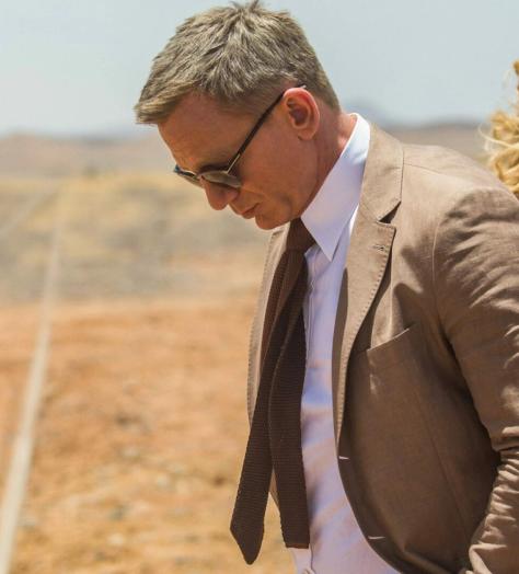 dress like james bond