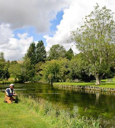 CHALKSTREAM FISHING – 5 BEATS TO VISIT THIS SUMMER