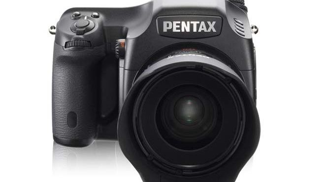 THE CAMERA – 645D PENTAX