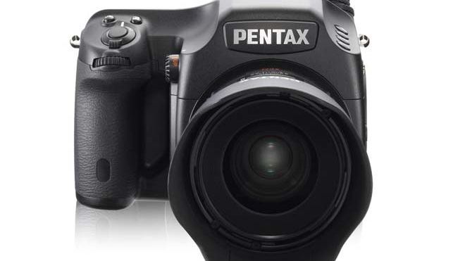THE CAMERA – 645D PENTAX