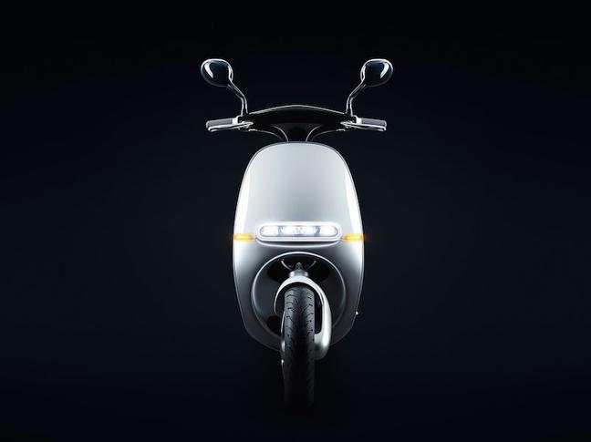 Gogoro-Smartscooter-Front-View-Night
