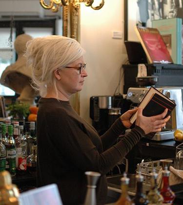 Interview: Babette Kulik – The Society Club