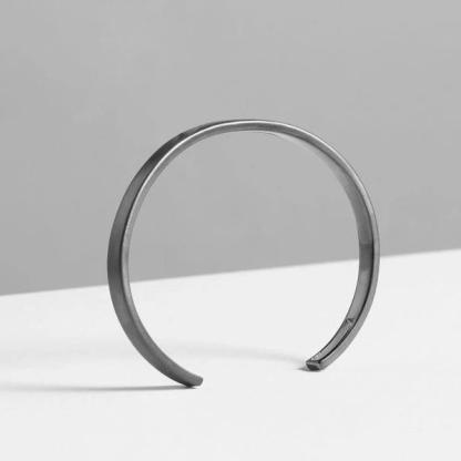 Outline Cuff in Ruthenium