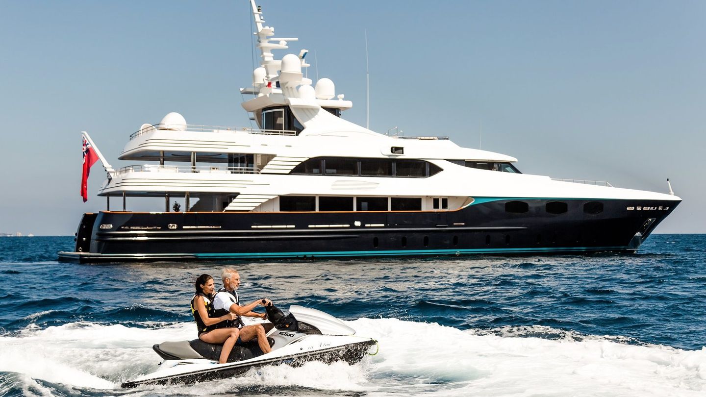 Introducing Eleni: The perfect first superyacht