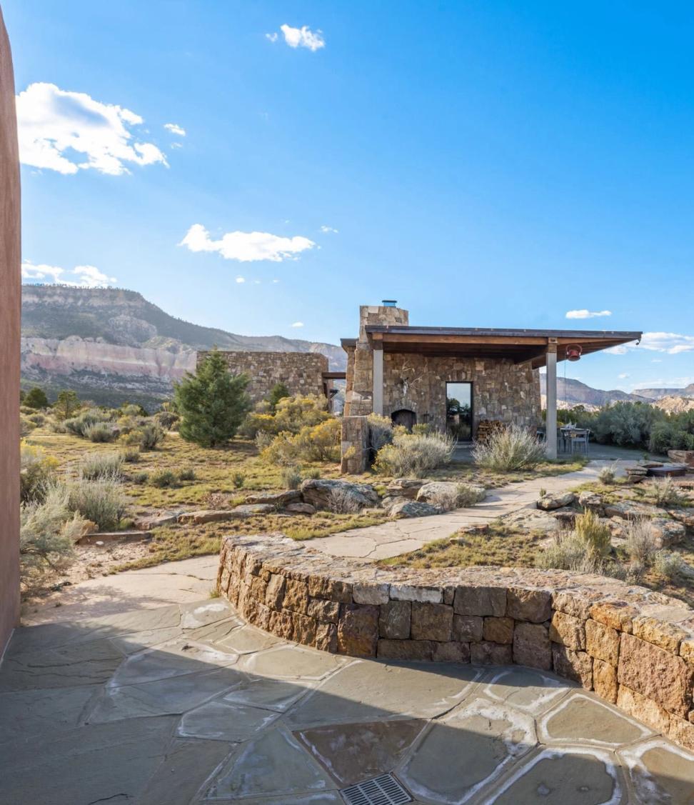 These ‘off-the-grid’ homes are the solution to your city stresses | The ...