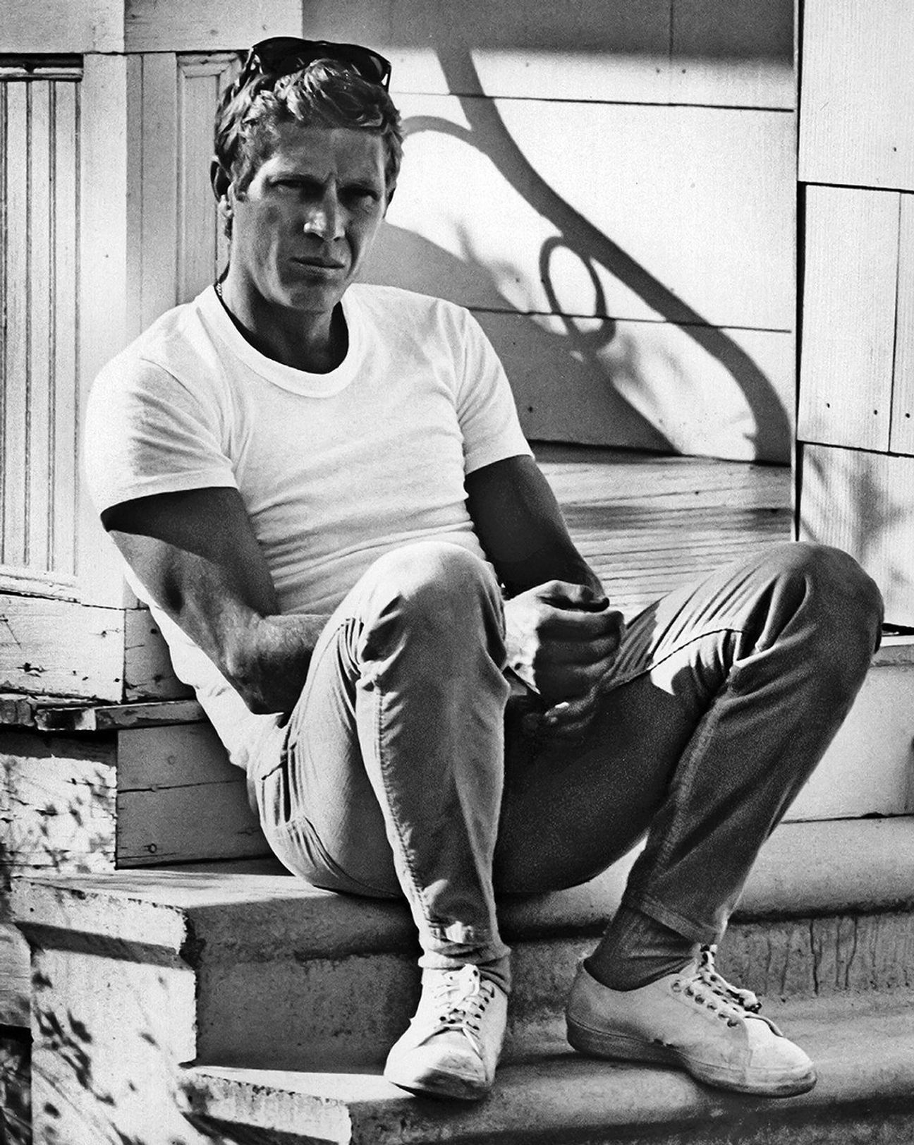 How to style a plain white T-shirt, according to menswear icons ...