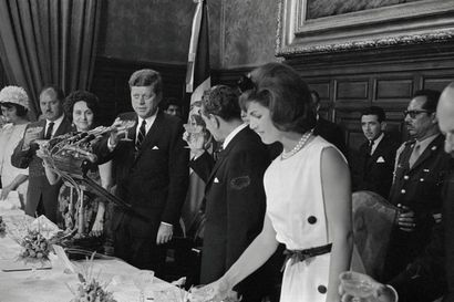 8 style icons and their favourite cocktails