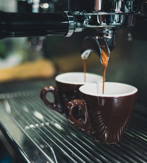These are the health pros and cons of coffee, according to an expert