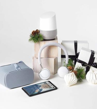 Advent Calendar Day 20: Google Bundle, including Pixel 2 XL, Home Speaker and Virtual Reality Headset