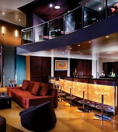 The 5 Best Bachelor Hotel Suites