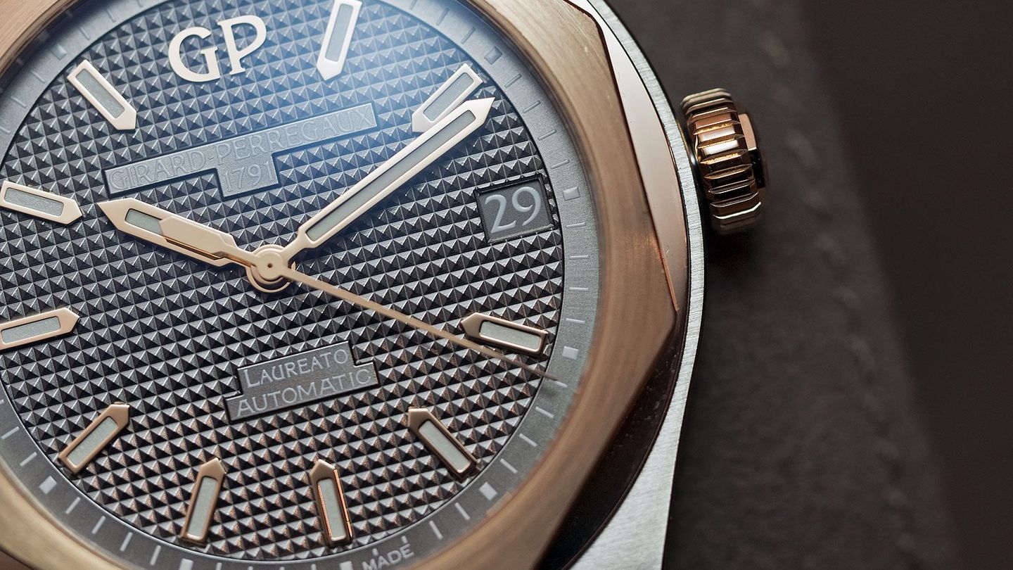 Girard-Perregaux Laureato 42mm Collection