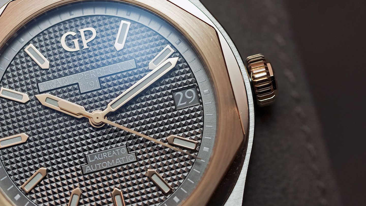Girard-Perregaux Laureato 42mm Collection