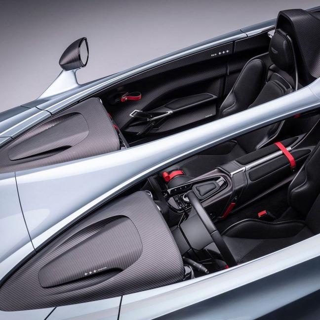 Aston Martin V12 Speedster