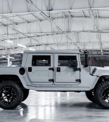 Editor’s Picks: Coffee-brewing alarm clock, a military-grade Hummer, and a suite fit for presidents