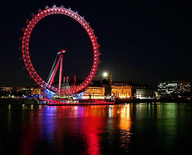 london-eye-night-660