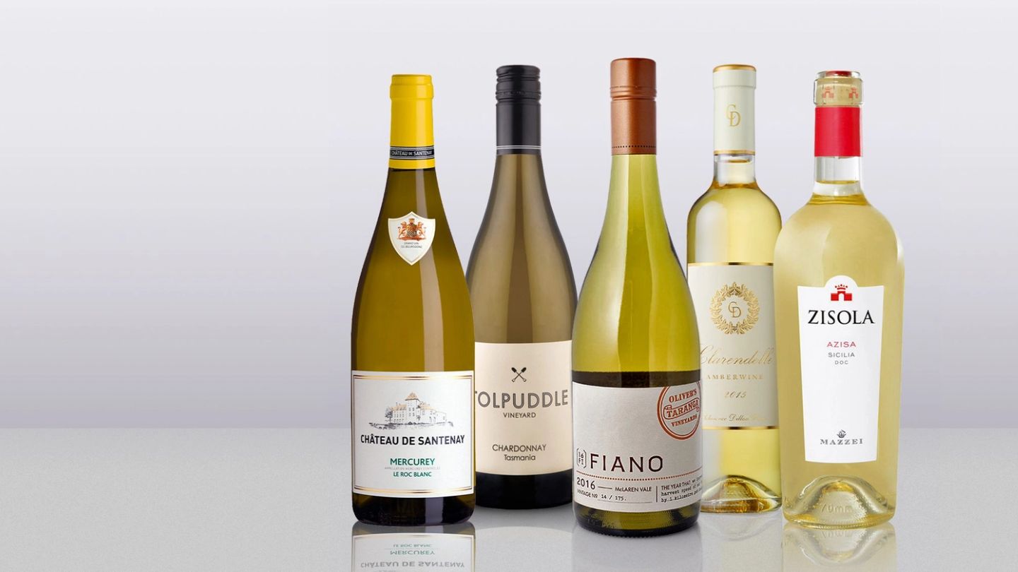 These are the 8 outstanding white wines we’re drinking this year